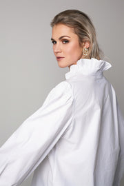 Hvit Irene Ruffle Blouse - Stilshoppen