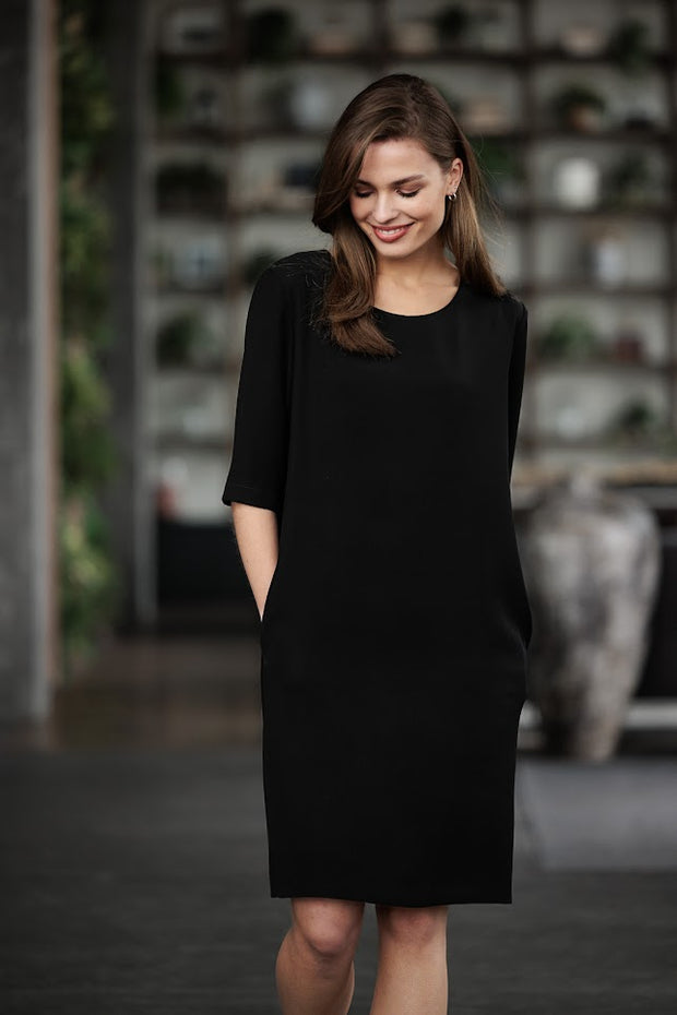Sort Biela Dress