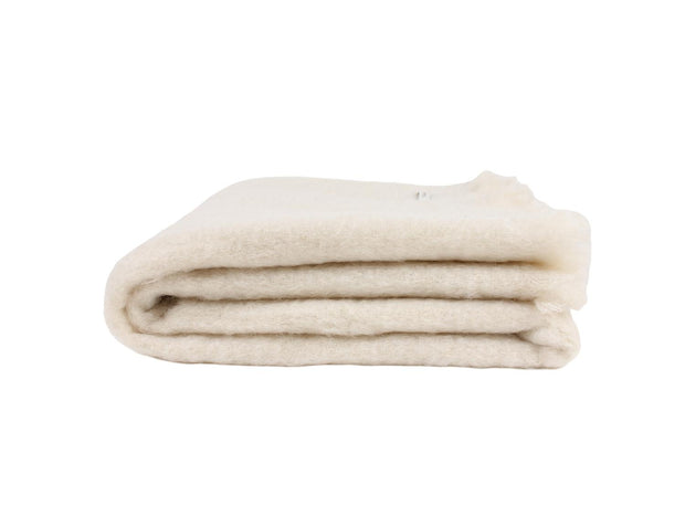 Offwhite Nohr Sophia Fluffy Mohair Blanket - Stilshoppen