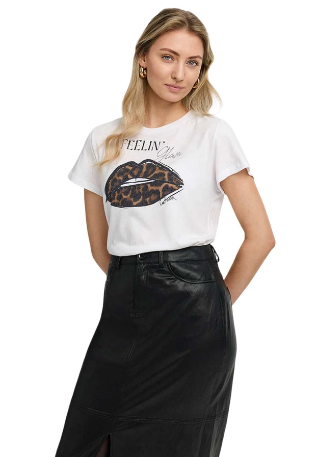 Hvit t-shirt