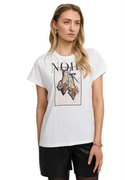 Hvit t-shirt