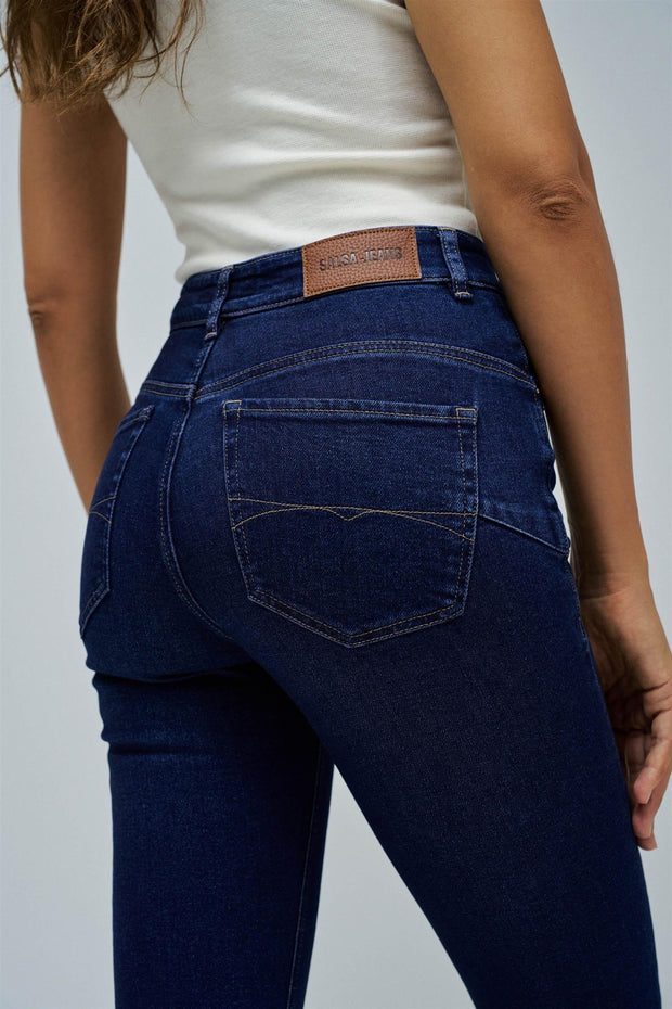 Faith Puch in Bootcut jeans - Stilshoppen