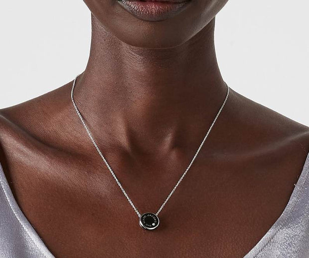 Black/Silver The Medallion Pendant - Stilshoppen