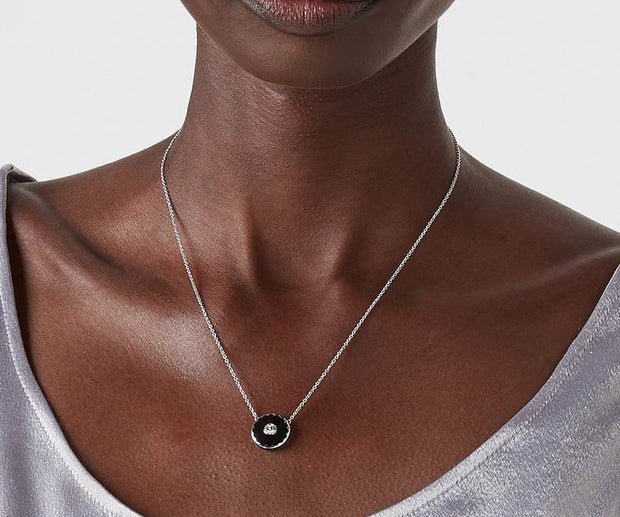 Black/Silver The Medallion Pendant - Stilshoppen